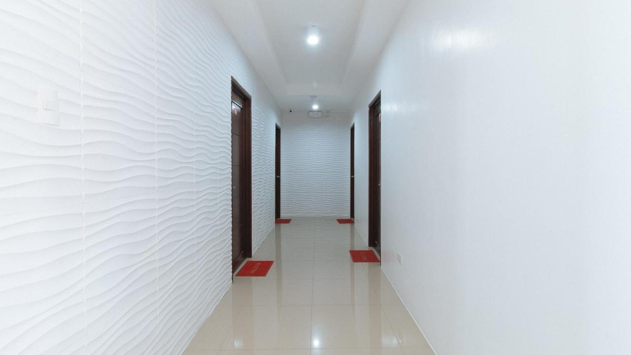 Reddoorz Plus At Dbuilders Poblacion Bgc Taguig Εξωτερικό φωτογραφία