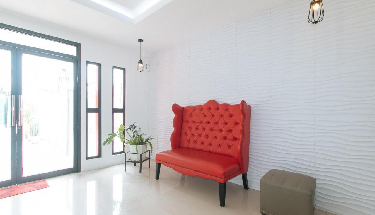 Reddoorz Plus At Dbuilders Poblacion Bgc Taguig Εξωτερικό φωτογραφία